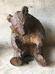 木彫りの熊・民芸品の買取り（農民美術）杉並区宮前